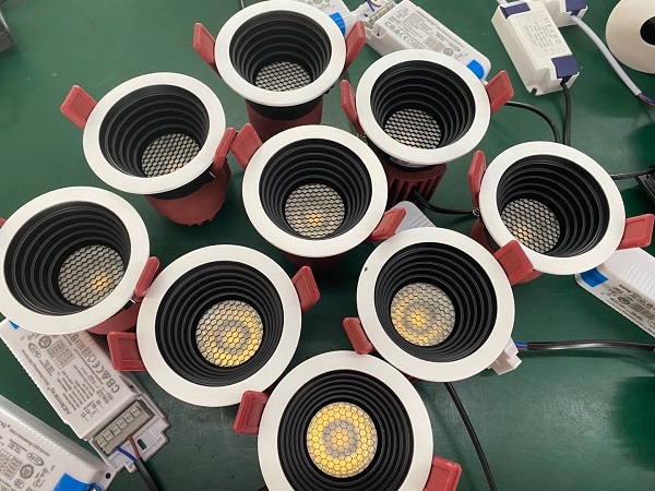 Downlight Manufacturing 0001 (en inglés)